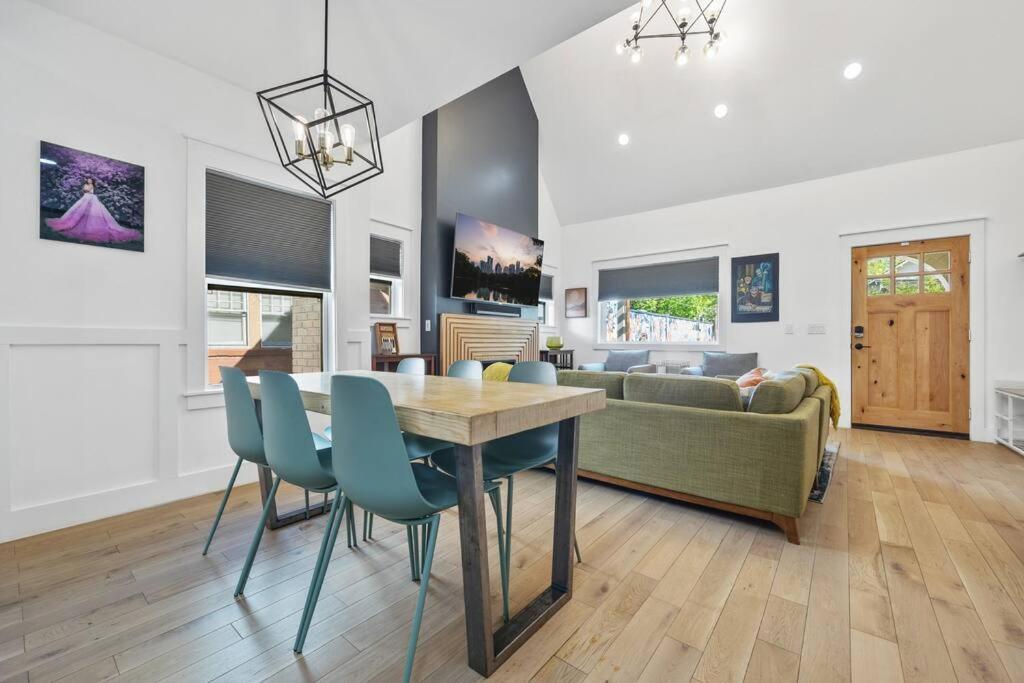 Designer Home: King Beds, Luxe Bath+Free Parking! Atlanta Eksteriør billede