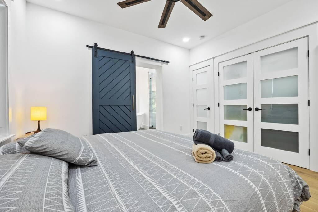 Designer Home: King Beds, Luxe Bath+Free Parking! Atlanta Eksteriør billede