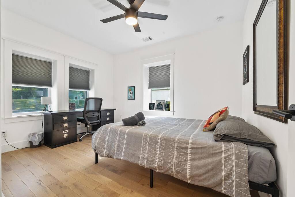 Designer Home: King Beds, Luxe Bath+Free Parking! Atlanta Eksteriør billede