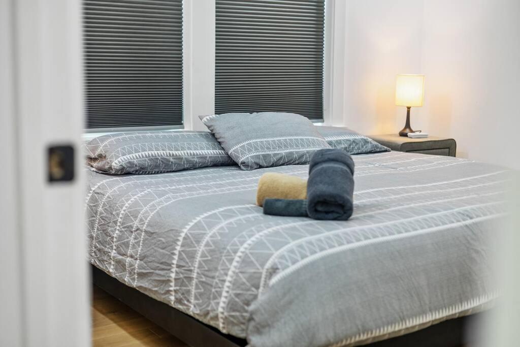 Designer Home: King Beds, Luxe Bath+Free Parking! Atlanta Eksteriør billede